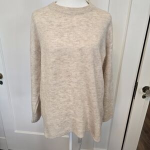 Old Navy Women's Beige Crew Neck Sweater
